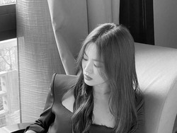 Potret Son Ye Jin dan Song Hye Kyo dalam Foto Hitam-Putih