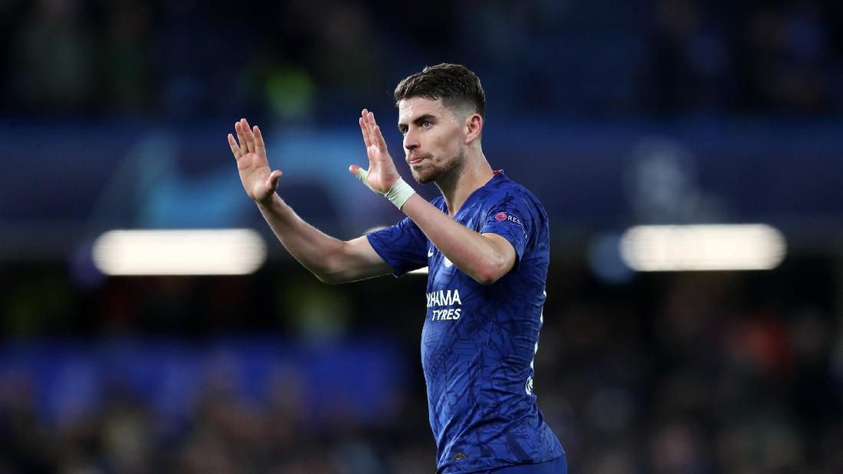 Gelandang Chelsea, Jorginho, kabarnya diminati oleh Juventus (Foto: Getty Images/Catherine Ivill)