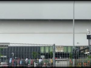 Video Massa Geruduk AEON Mall JGC Cakung soal Banjir Video Massa Geruduk AEON Mall JGC Cakung soal Banjir
