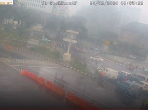 Bundaran Patung Kuda Dekat Monas Tergenang