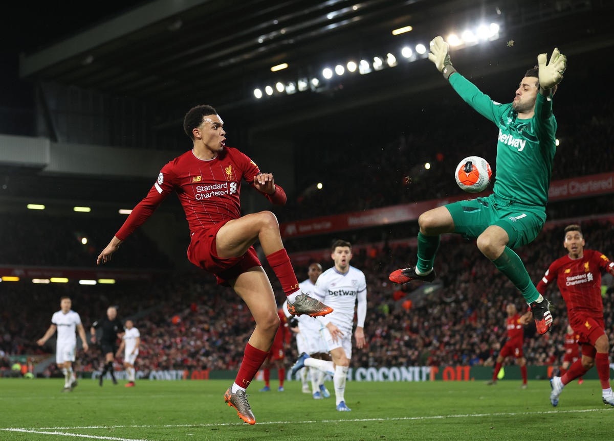 Untung Ada Trent Alexander-Arnold (Clive Brunskill/Getty Images)