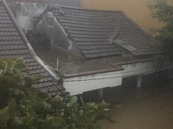 Jatibening Permai Bekasi Diterjang Banjir Sejak Dini Hari