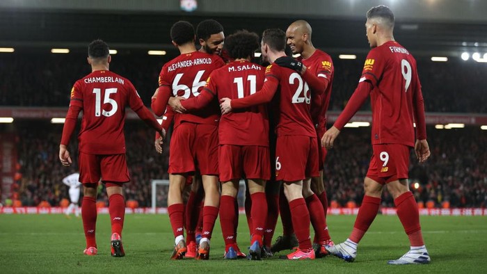 LIVERPOOL, ENGLAND - FEBRUARY 24: Sadio Mané of Liverpool celebrates after scoring his sides third goal during the Premier League match between Liverpool FC and West Ham United at Anfield on February 24, 2020 in Liverpool, United Kingdom. (Photo by Clive Brunskill/Getty Images)