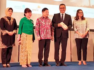 Menteri PPN Hadiri Sustainable Business Awards