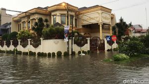 Banjir Rendam Komplek Mewah Grand Galaxy Bekasi