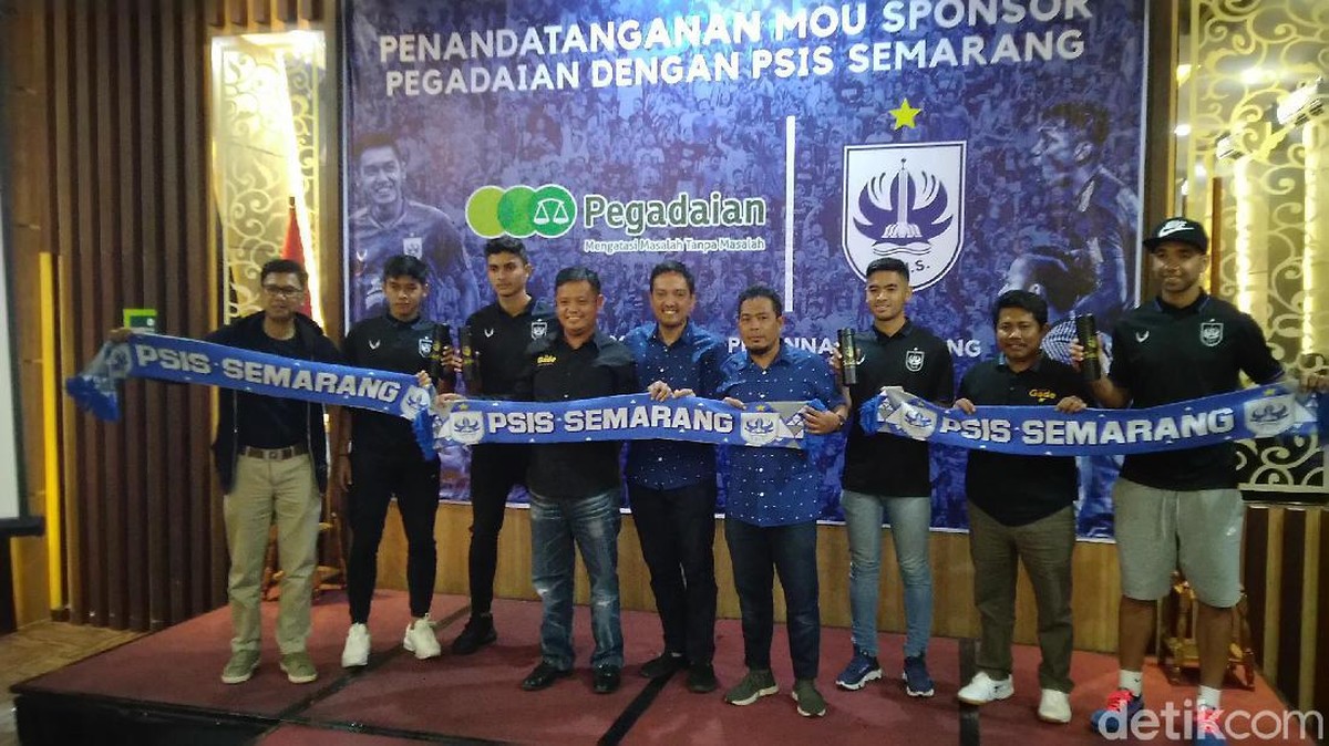 PSIS Semarang gandeng Pegadaian sebagai sponsor. (Foto: Angling Adhitya Purbaya/detikSport)