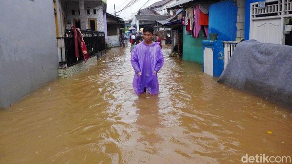 Penampakan Ketinggian Banjir di Rawadas Pondok Kopi
