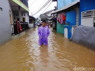 Penampakan Ketinggian Banjir di Rawadas Pondok Kopi