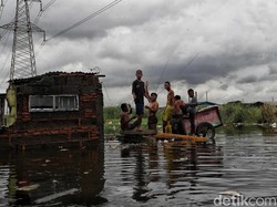 Pakar: Banjir Bisa Tingkatkan Penularan COVID-19 Secara Tak Langsung