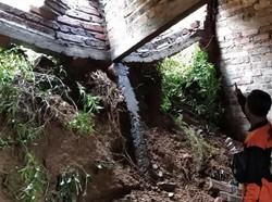 Rumah Warga Trenggalek Tertimpa Longsor Setelah 3 Jam Diguyur Hujan