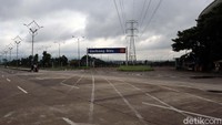 Area parkirnya lowong, karena minim acara di stadion yang dipakai untuk perhelatan PON Jawa Barat itu. (Foto: detikcom/Wisma Putra)