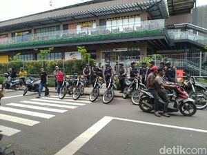 3 Orang Jadi Tersangka Terkait Penyerangan AEON Jakarta Garden City 3 Orang Jadi Tersangka Terkait Penyerangan AEON Jakarta Garden City