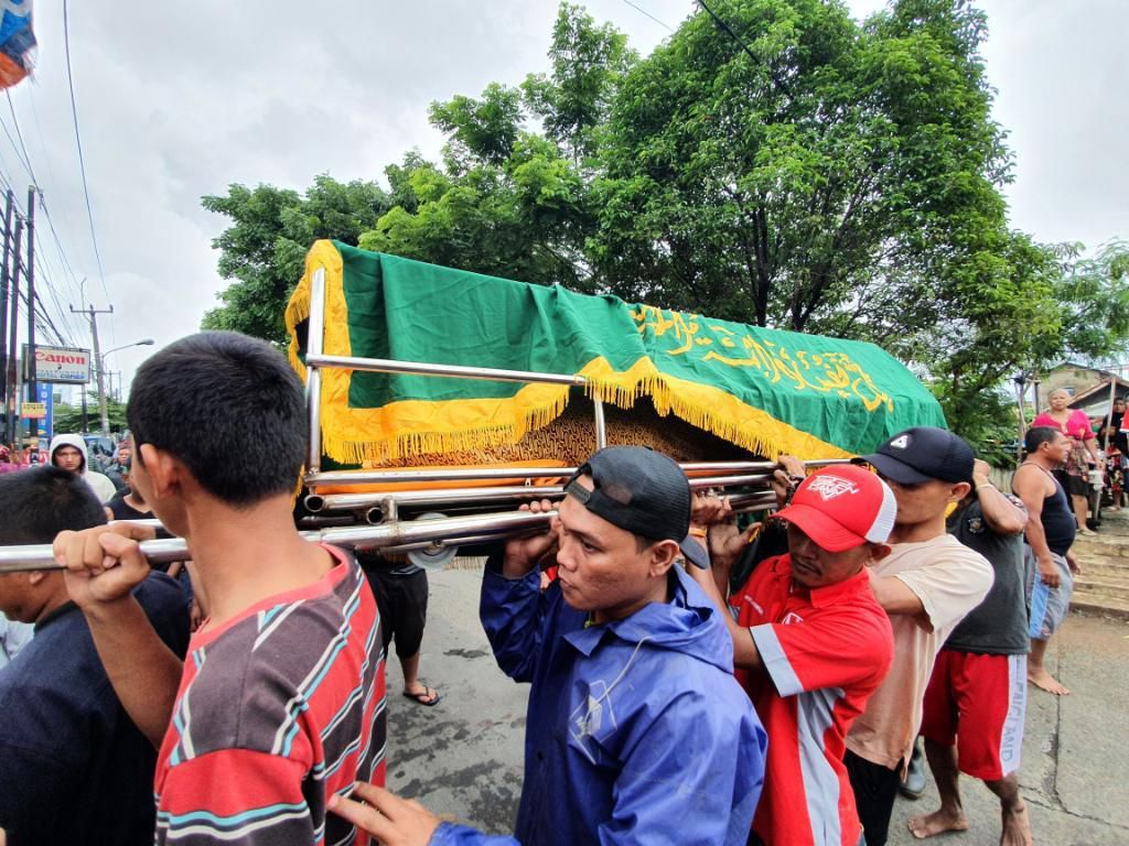 Warga Bekasi Ditemukan Tewas, Diduga Tersengat Listrik saat Banjir Warga Bekasi Ditemukan Tewas, Diduga Tersengat Listrik saat Banjir