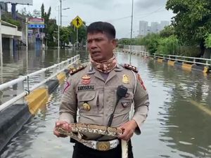 Kesabaran AKBP Dermawan yang Dipukuli Massa Pemuda Pancasila Dipuji Kesabaran AKBP Dermawan yang Dipukuli Massa Pemuda Pancasila Dipuji