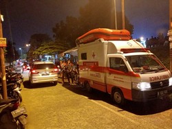 Banjir Menerjang, Komunitas Ikut Evakuasi Warga dan Pasien Rumah Sakit