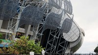 Stadion GBLA sendiri sebetulnya telah mengantongi SLF pada 2015 silam dan stadion itu layak digunakan dalam jangka waktu 10 tahun.