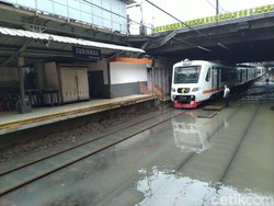 Dampak Banjir Jakarta, Lima Jadwal Kereta Api ke Surabaya Terlambat