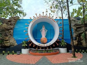 Berziarah ke Taman Rohani di Tengah Kebun Jati