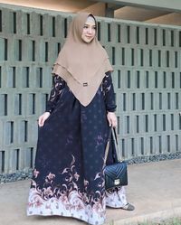 Model Baju Kondangan Buat Ibu Hamil - Dari Mewah Hingga ...