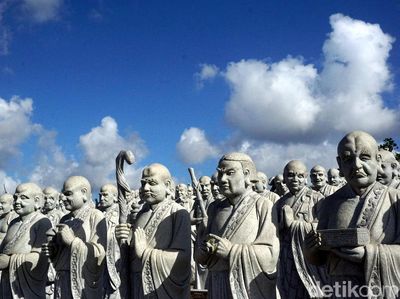 Foto: Vihara 1.000 Wajah yang Unik di Tanjungpinang