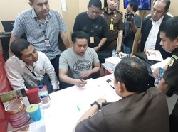 Polisi Serahkan 2 Penyerang Novel ke Kejaksaan