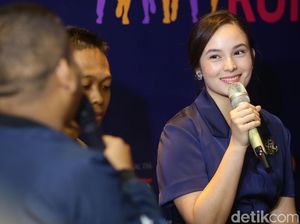 Chelsea Islan Semringah Sambut Hari Perempuan Internasional Chelsea Islan Semringah Sambut Hari Perempuan Internasional