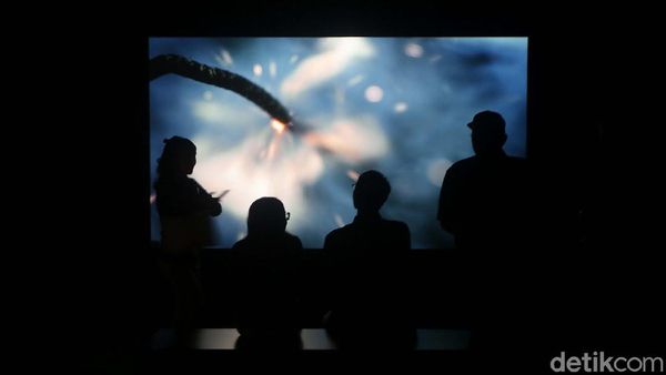 Seniman Performans Melati Suryodarmo Unjuk Gigi