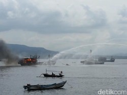 Kapal Muat Ikan Terbakar di Selat Bali, Kerugian Capai Rp 2 M