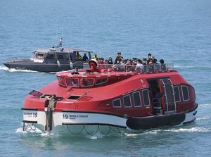 Begini Momen Evakuasi Awak Kapal World Dream di Kepulauan Riau