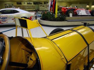 Dulu Mobill Tak Punya Kaca Spion, Begini Asal Muasal Dipakainya