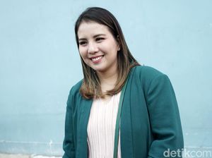 Jangan Salah Sangka! Dihadiahi Banyak Uang, Tya Ariestya Pakai untuk Donasi