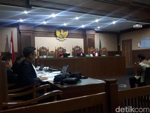 Hakim Tegur Saksi Ubah Keterangan Soal Penerimaan Uang Jadi Urusan Utang Hakim Tegur Saksi Ubah Keterangan Soal Penerimaan Uang Jadi Urusan Utang