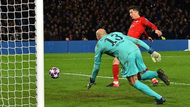 Robert Lewandowski mencetak satu gol ke gawang Chelsea.