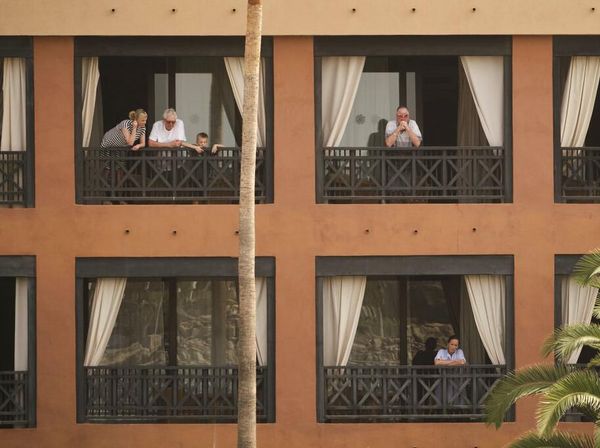 Ada 1 Orang Positif Corona, Ribuan Tamu Hotel di Spanyol Dikarantina