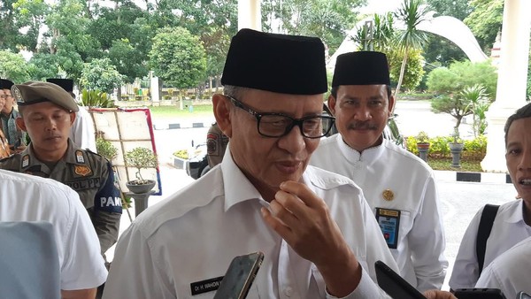 Gubernur Banten Wahidin Halim Gubernur Banten Wahidin Halim