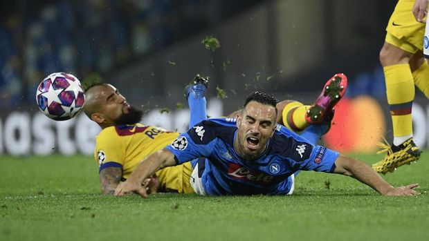 Arturo Vidal tak bisa tampil di leg kedua.