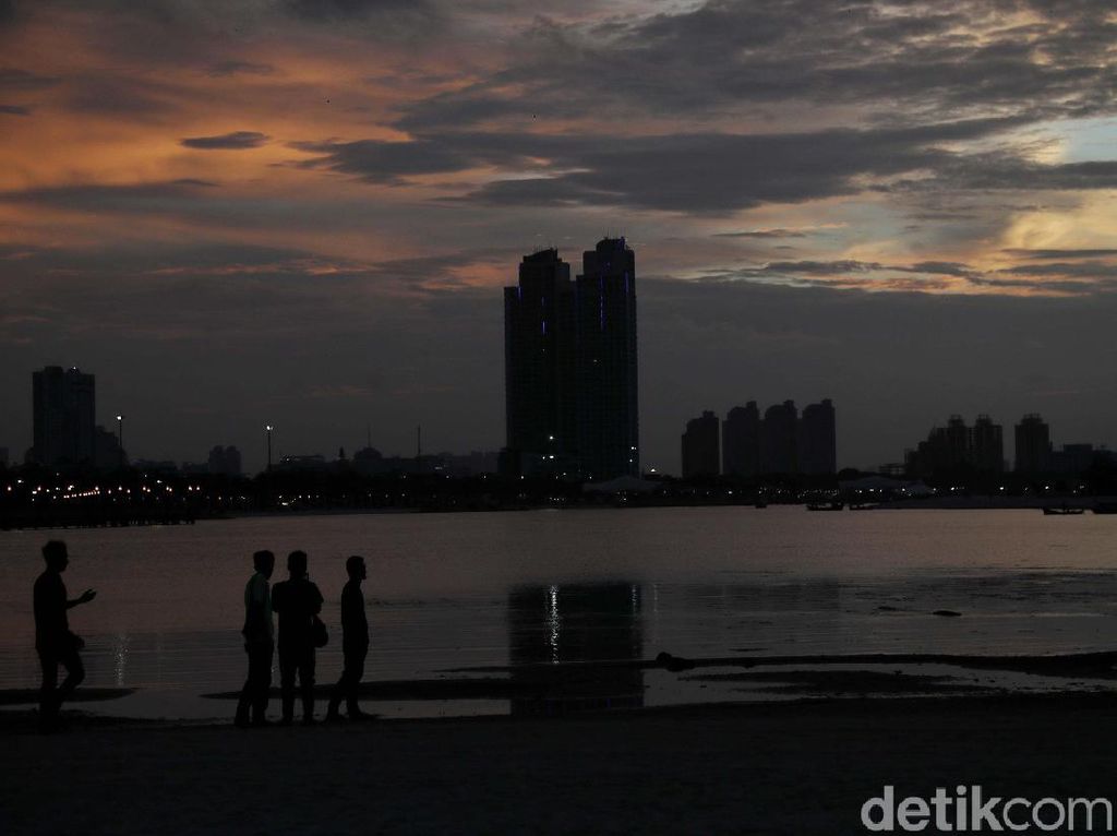 Nelayan Teluk Jakarta Tolak Penerbitan Izin Reklamasi Ancol Nelayan Teluk Jakarta Tolak Penerbitan Izin Reklamasi Ancol