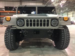 Mobil Bekas Militer Amerika Humvee Bakal Dijual untuk Umum