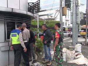 Pospol Lantas Tugu Tani Menteng Dilempar Batu oleh Orang Tak Dikenal