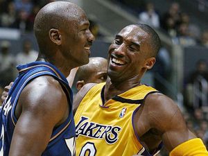 Michael Jordan Menangis Kenang Kobe, Ini Momen Bromance Kedekatan Mereka