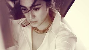 Potret Alexandra Gottardo yang Suka Tampil Natural dengan Bulu Ketiak
