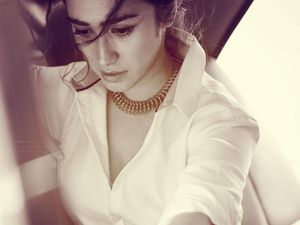 Potret Alexandra Gottardo yang Suka Tampil Natural dengan Bulu Ketiak