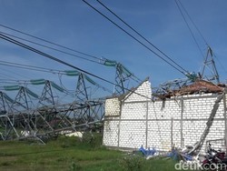 Puluhan Petugas Dikerahkan ke Lokasi Tower PLN Roboh di Rembang