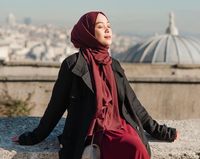 Kembali Tren, 5 Cara Memakai Hijab Pashmina yang Kekinian