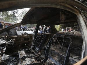 Video Tabrakan di Jaipur Picu 40 Kendaraan Terbakar, 4 Orang Tewas-Puluhan Luka-luka Video Tabrakan di Jaipur Picu 40 Kendaraan Terbakar, 4 Orang Tewas-Puluhan Luka-luka
