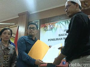 Berkas Tak Lengkap, Abah Ali-Gus Amak Gagal Nantang Gibran-Purnomo