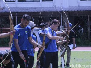 Ketika Persib Bandung Mendadak Latihan Memanah