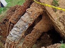 Penampakan Fondasi yang Tercerabut Saat Tower PLN Roboh di Rembang