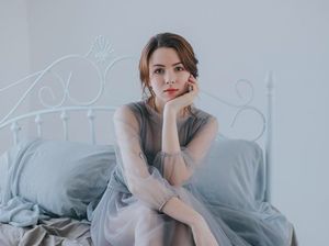 Sosok Model Ukraina Menawan yang Enggan Tinggalkan Wuhan