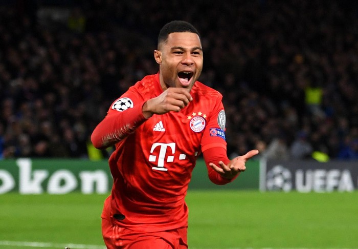 LONDON, ENGLAND - FEBRUARY 25: Serge Gnabry of Bayern Munich celebrates after scoring his teams first goal  during the UEFA Champions League round of 16 first leg match between Chelsea FC and FC Bayern Muenchen at Stamford Bridge on February 25, 2020 in London, United Kingdom. (Photo by Mike Hewitt/Getty Images)